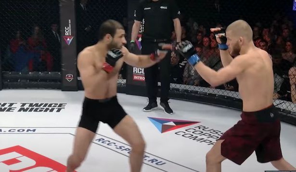 Alexander Pisarev (r.) im Oktagon.