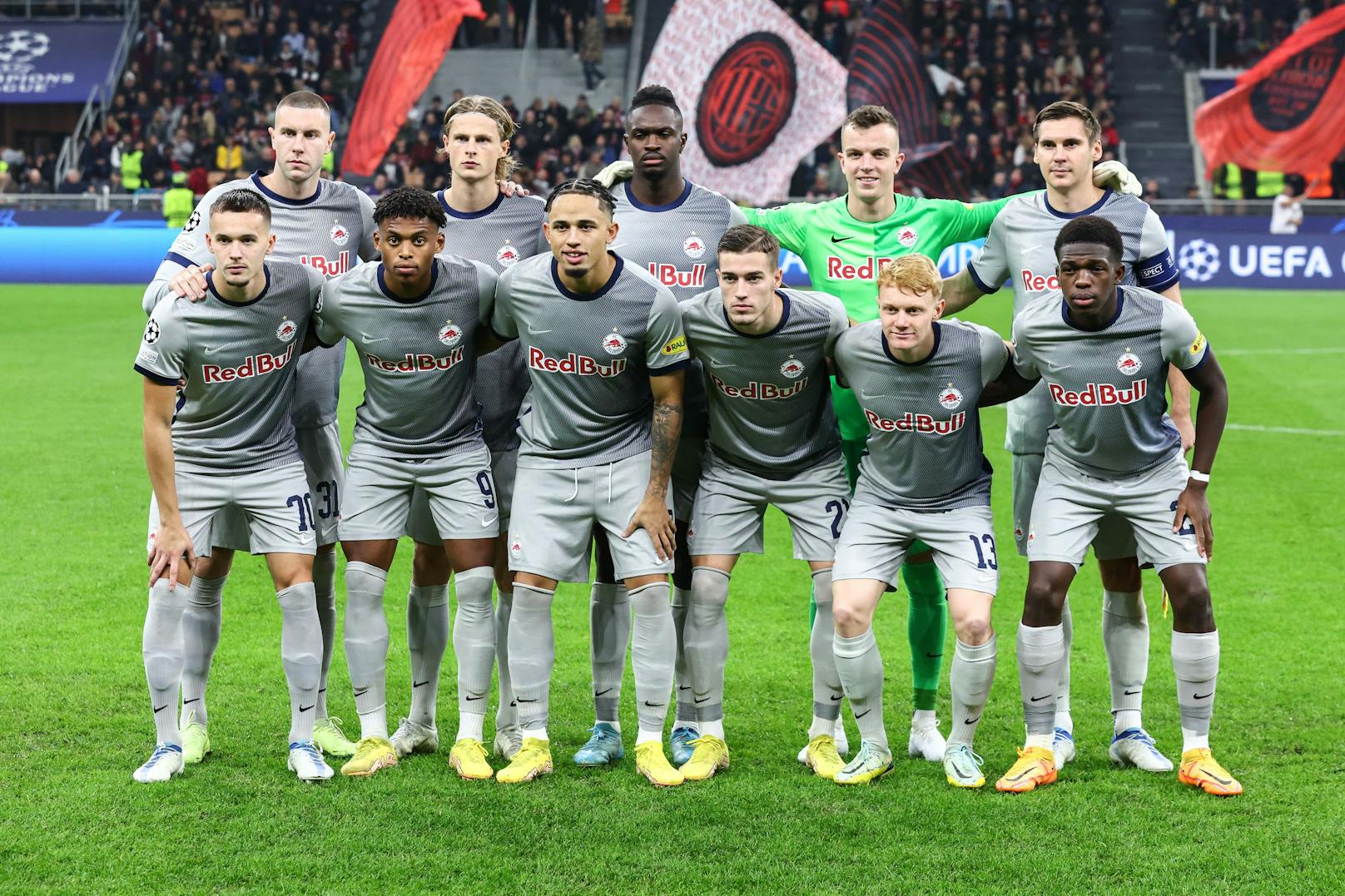 Die Salzburg-Elf im Duell gegen Milan.