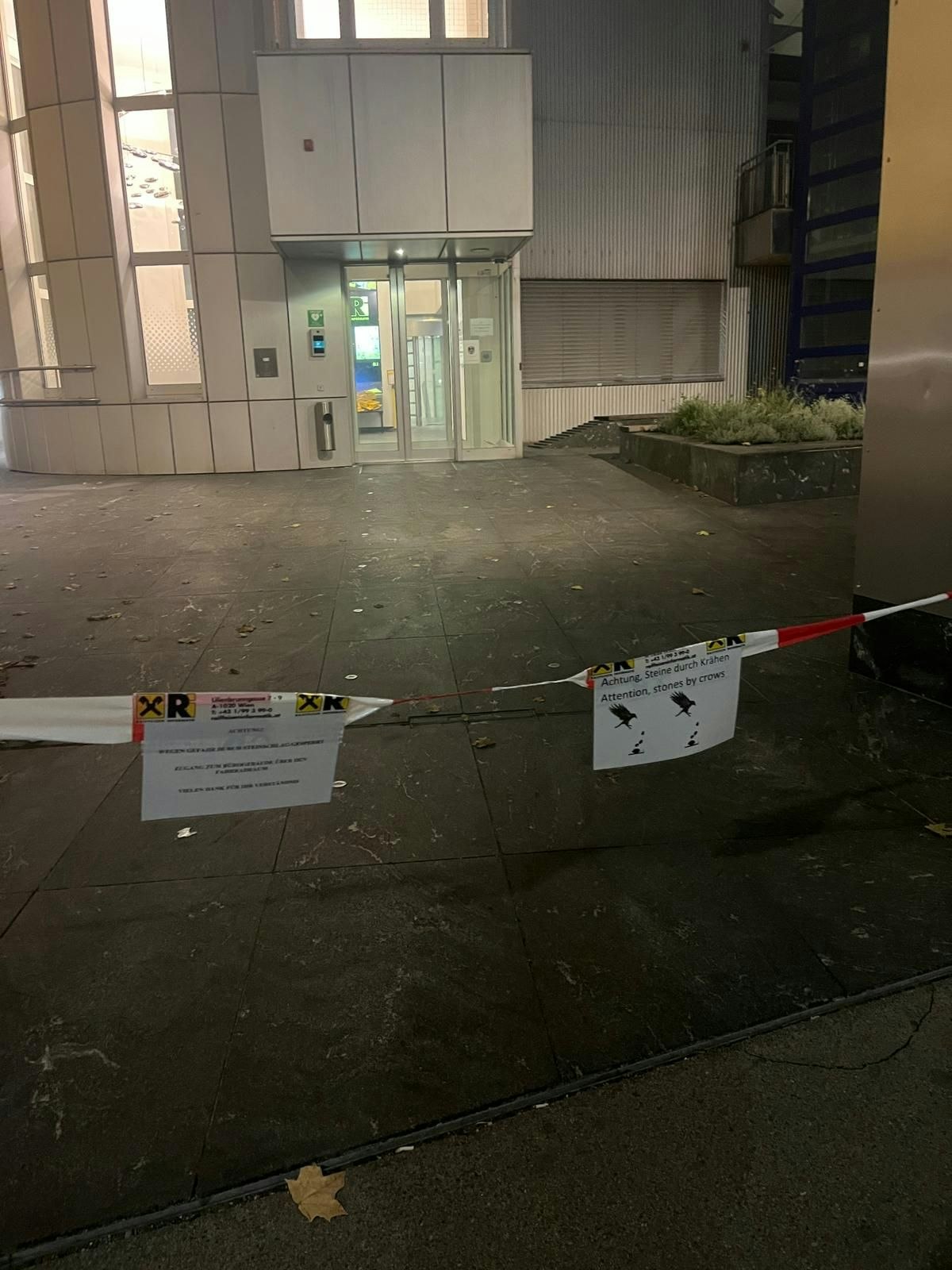 Der Eingang wurde nun abgesperrt.