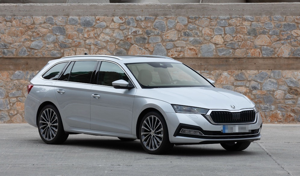 Der 58-Jährige fährt einen Diesel-Firmen-Pkw und bekommt keine Krankengeld - mit E-Firmen-Auto würde er Krankengeld beziehen können.