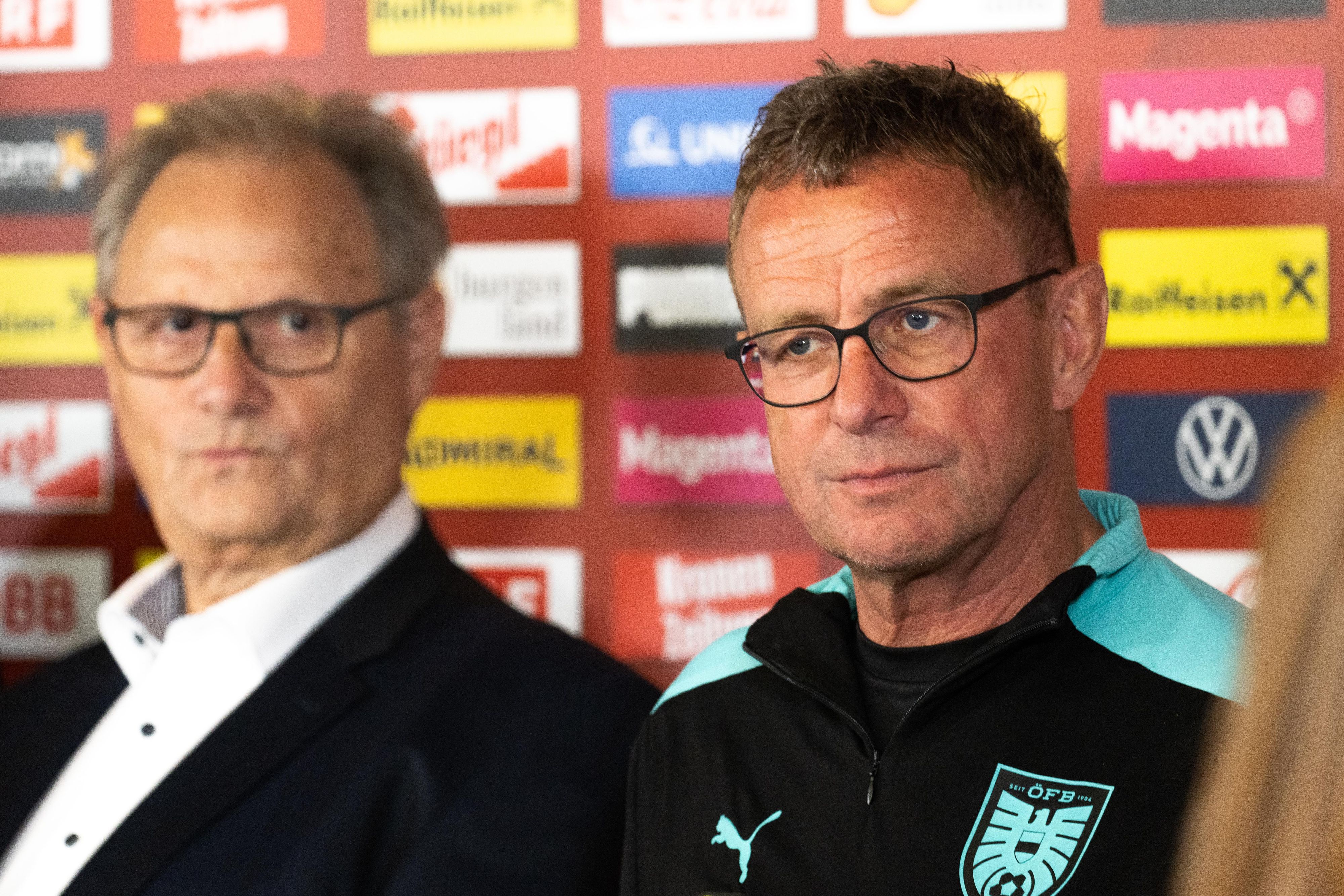 Ralf Rangnick (r.) spricht über die "Causa Milletich"