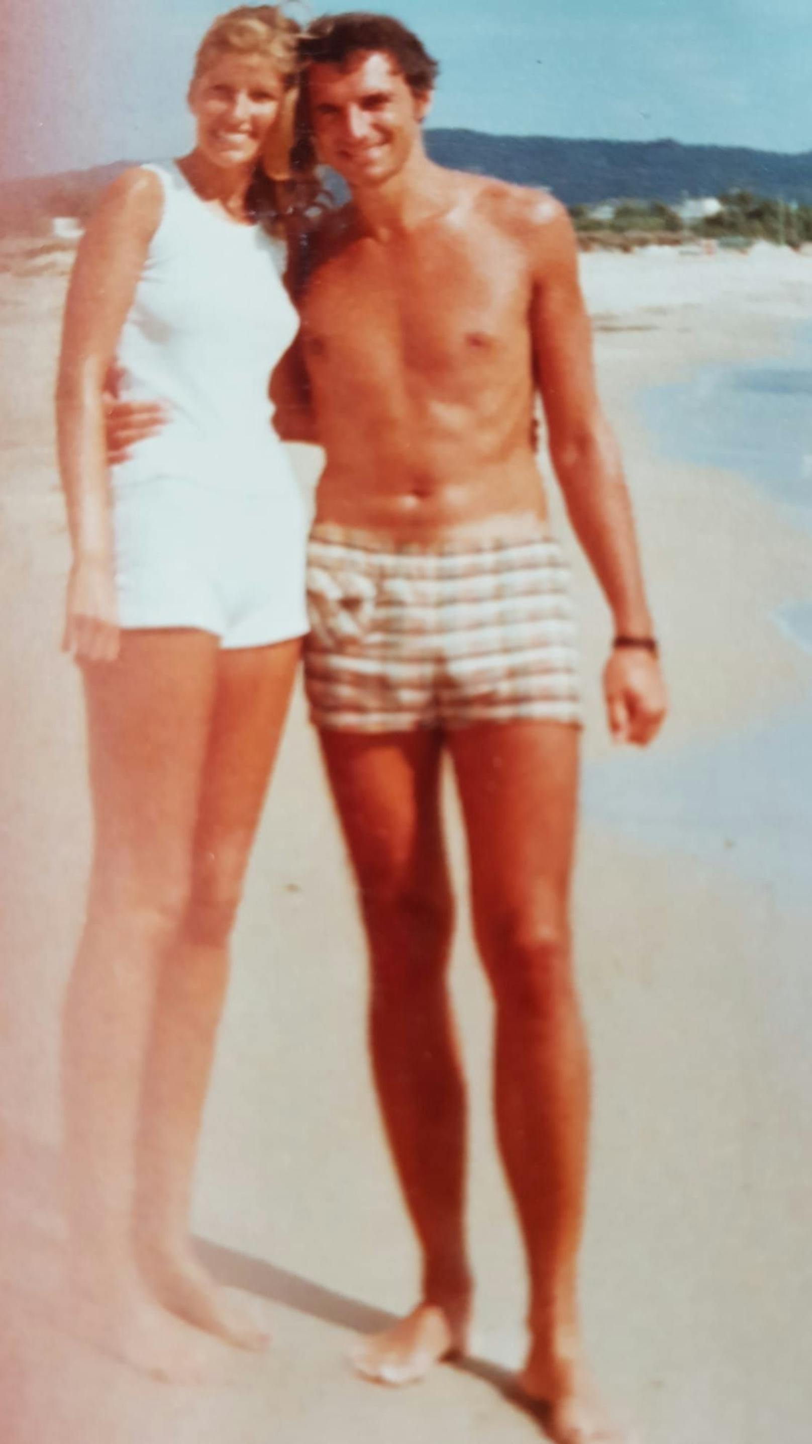 Mateschitz mit seiner Ursula kurz nach der Verlobung in Tunesien. Sie meint: "Der Urlaub war eine Tortur"