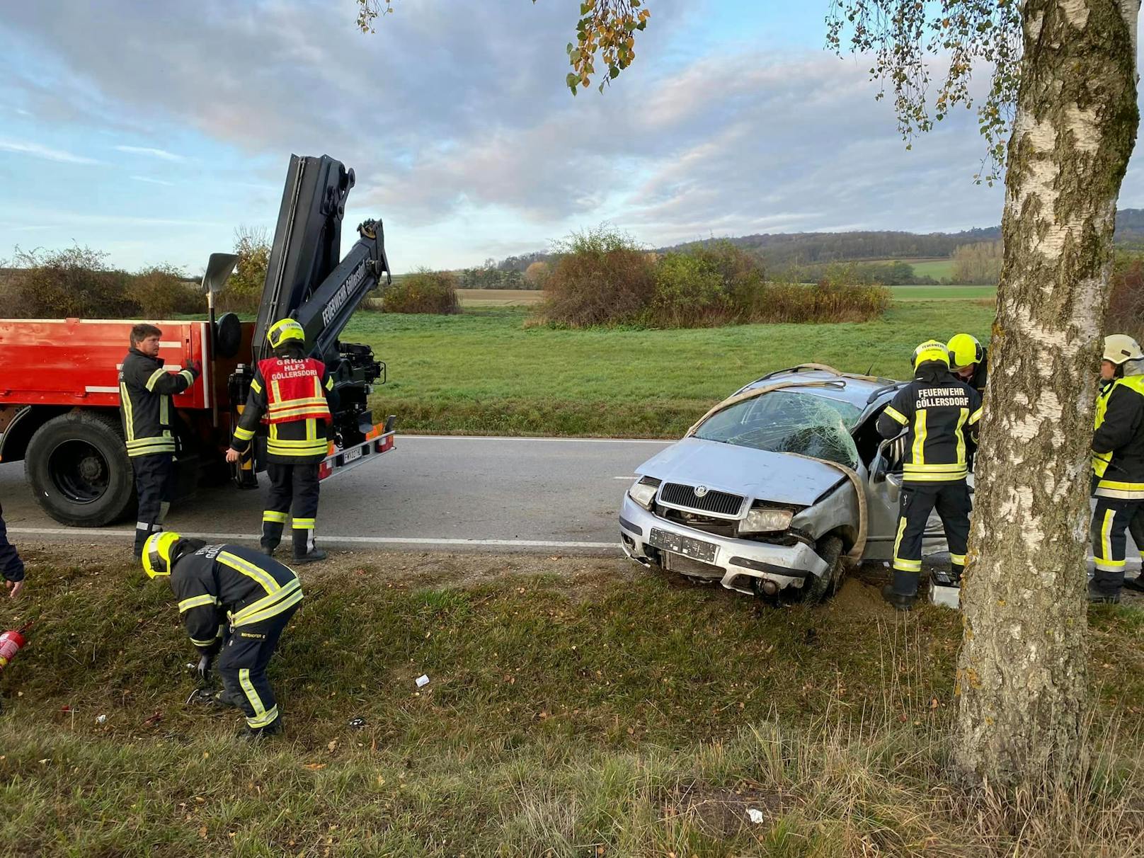 Das Fahrzeug kam von der Straße ab.