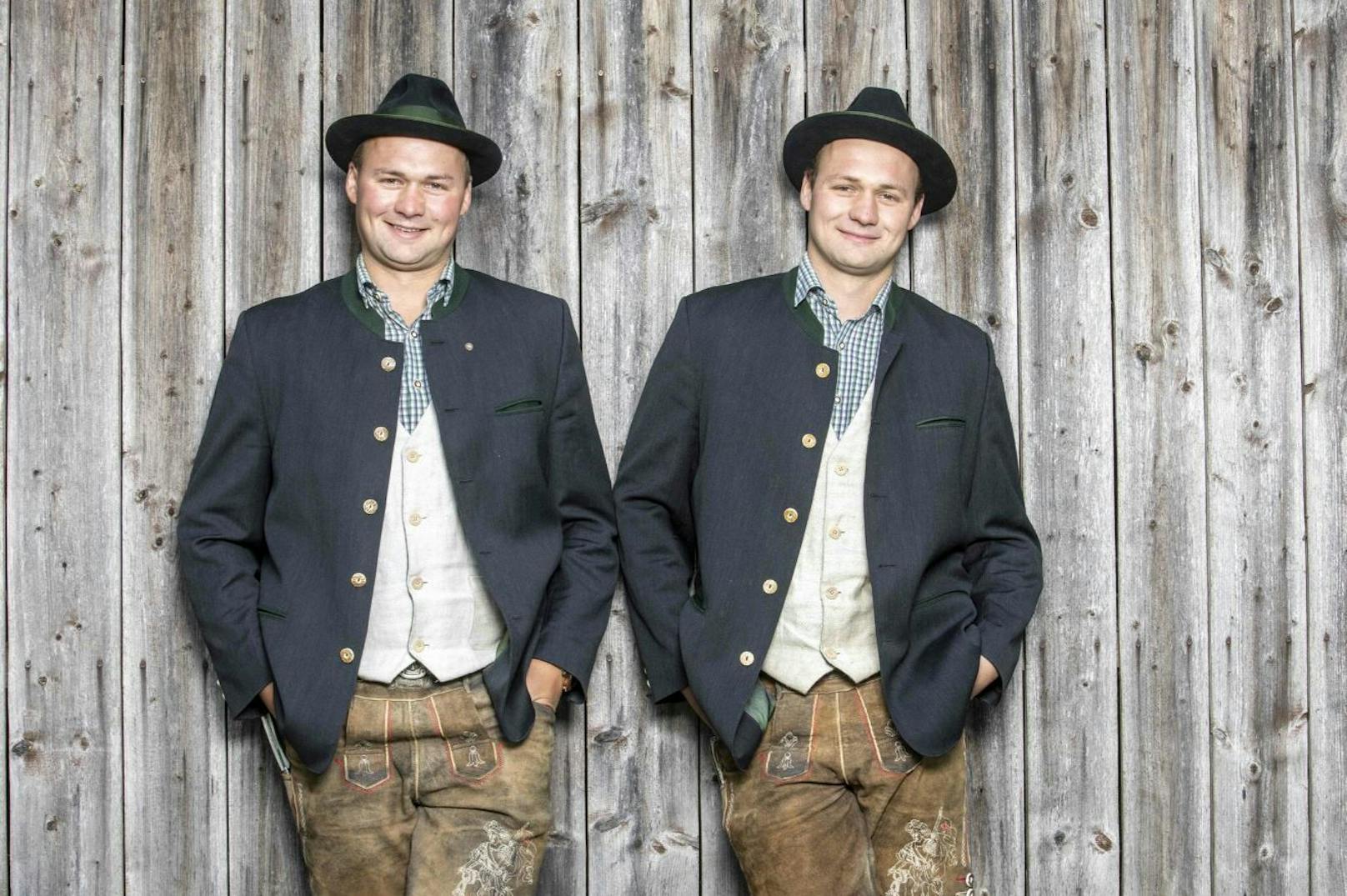 Sebastian und Andreas in zünftiger Tracht