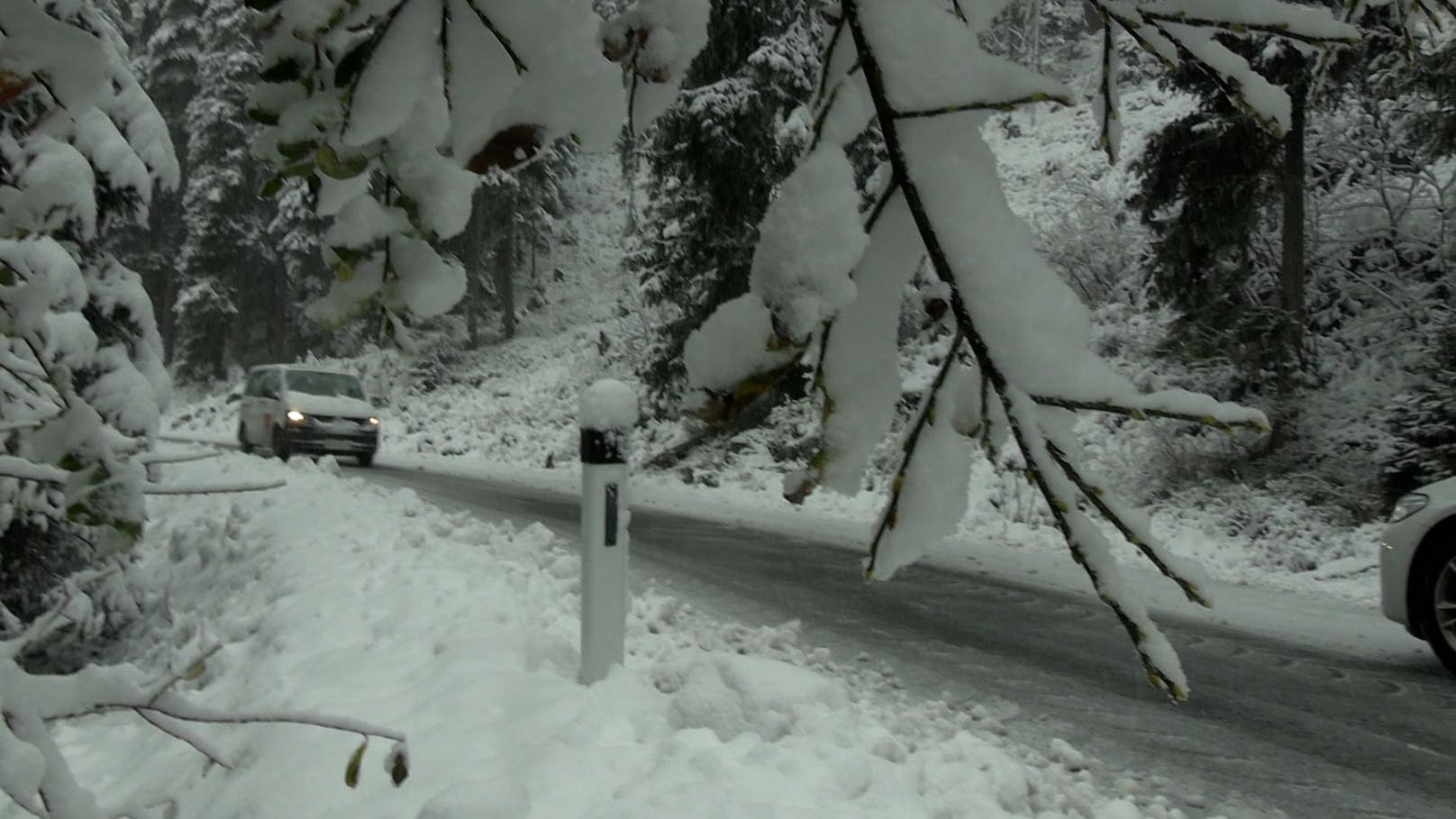 In der Tiroler Gemeinde Kühtai (Bezirk Imst) gibt es ohne Schneeketten kein Weiterkommen.