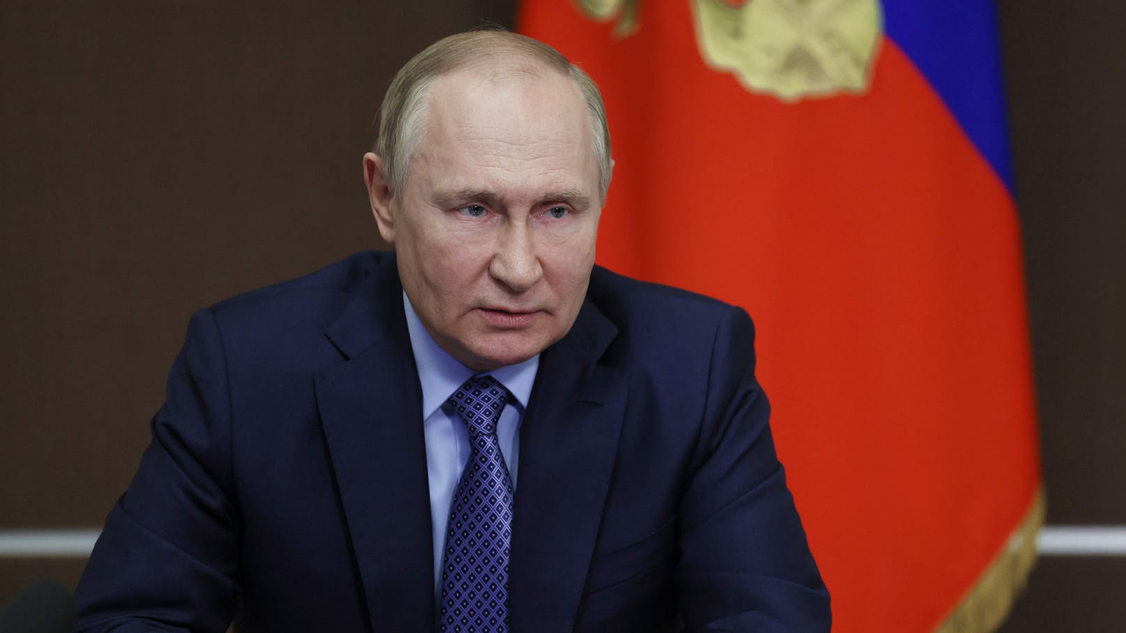 Wladimir Putin unterzeichnet ein Dekret für die Mobilisierung von Schwerverbrechern.