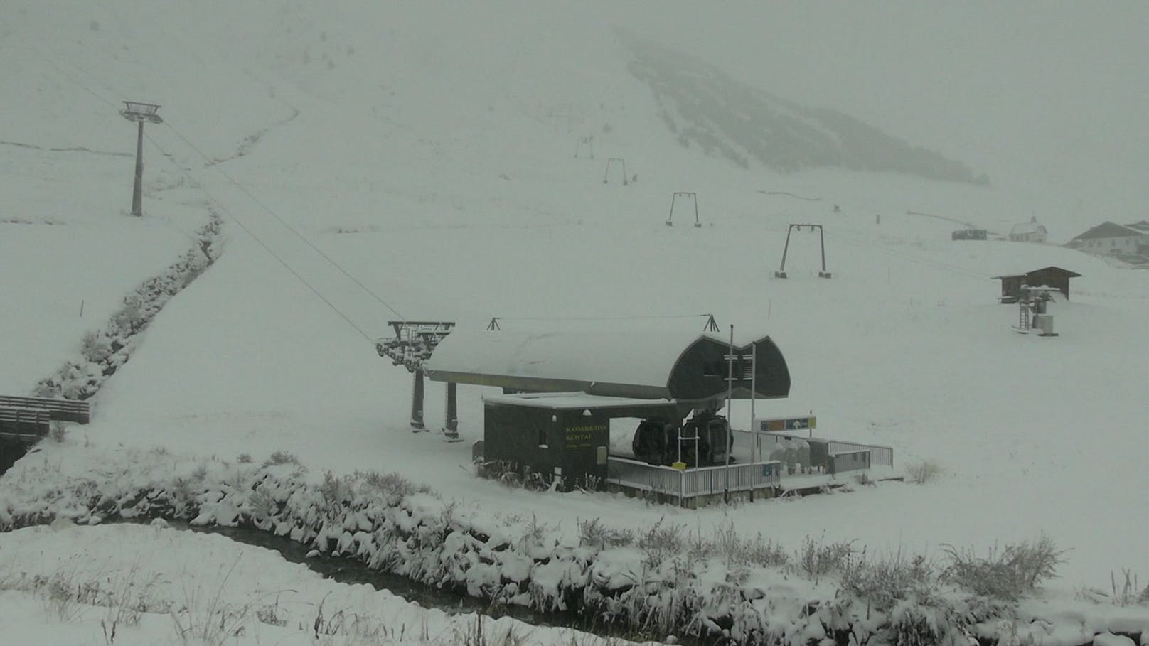 In der Tiroler Gemeinde Kühtai (Bezirk Imst) gibt es ohne Schneeketten kein Weiterkommen.