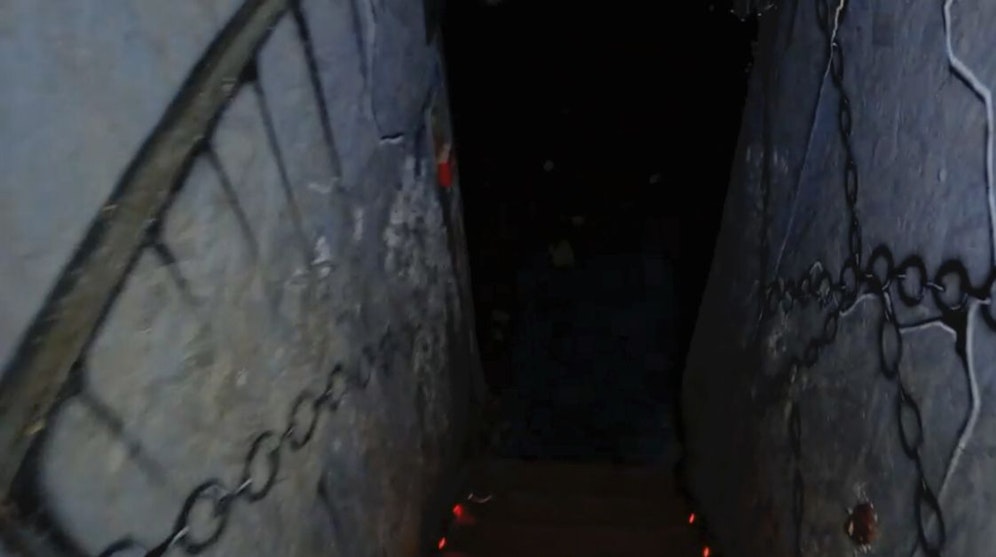 Das Video gewährt einen Blick in einen verlassenen Sex-Club.