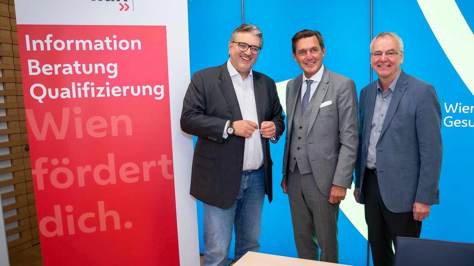 Die Stadträte Peter Hacker (li.) und Peter Hanke (beide SPÖ) mit waff-Geschäftsführer Fritz Meißl