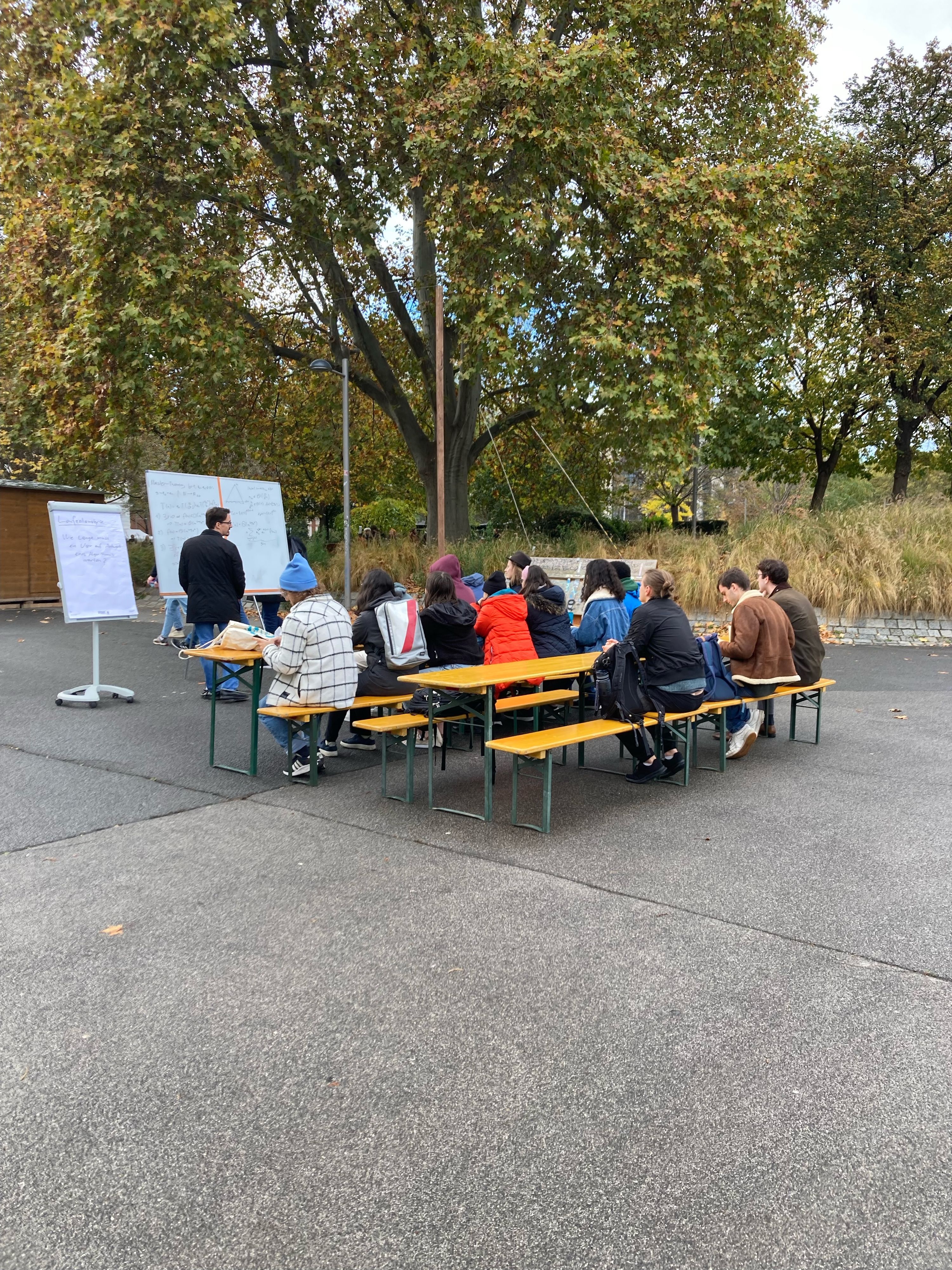 Die TU sorgt mit Unterricht im Freien am Aktionstag für Aufsehen.&nbsp;