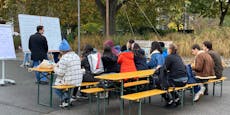 Wiener Studenten demonstrierten mit Freiluft-Vorlesung