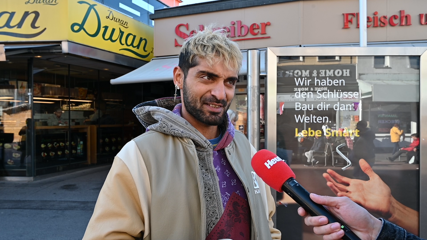 Dominik findet Friday For Future "mega cool", die Klebe-Aktionen weniger.