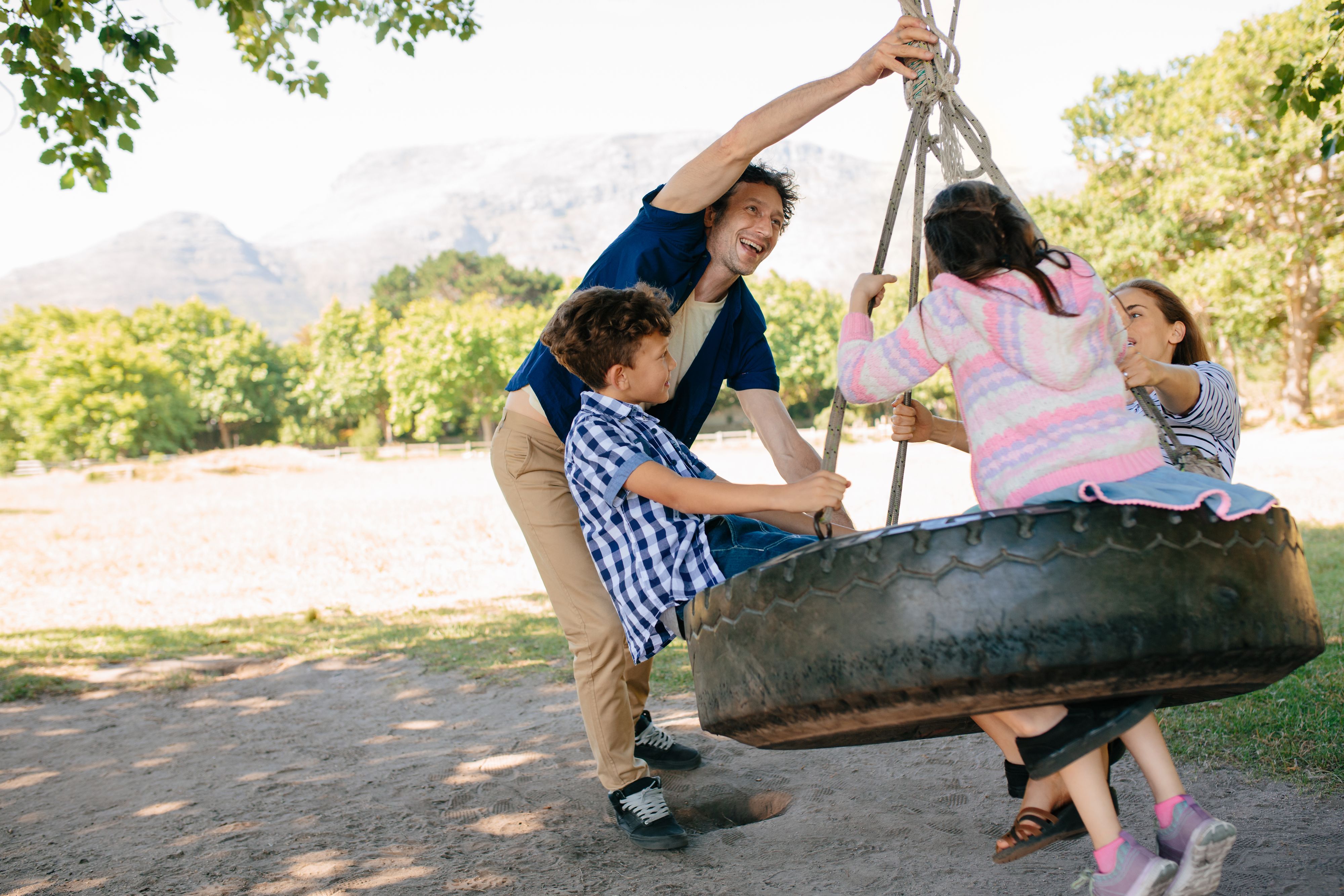 Eine Reifenschaukel zerbrach, nun steht einer 14-Jährigen Schmerzensgeld zu.