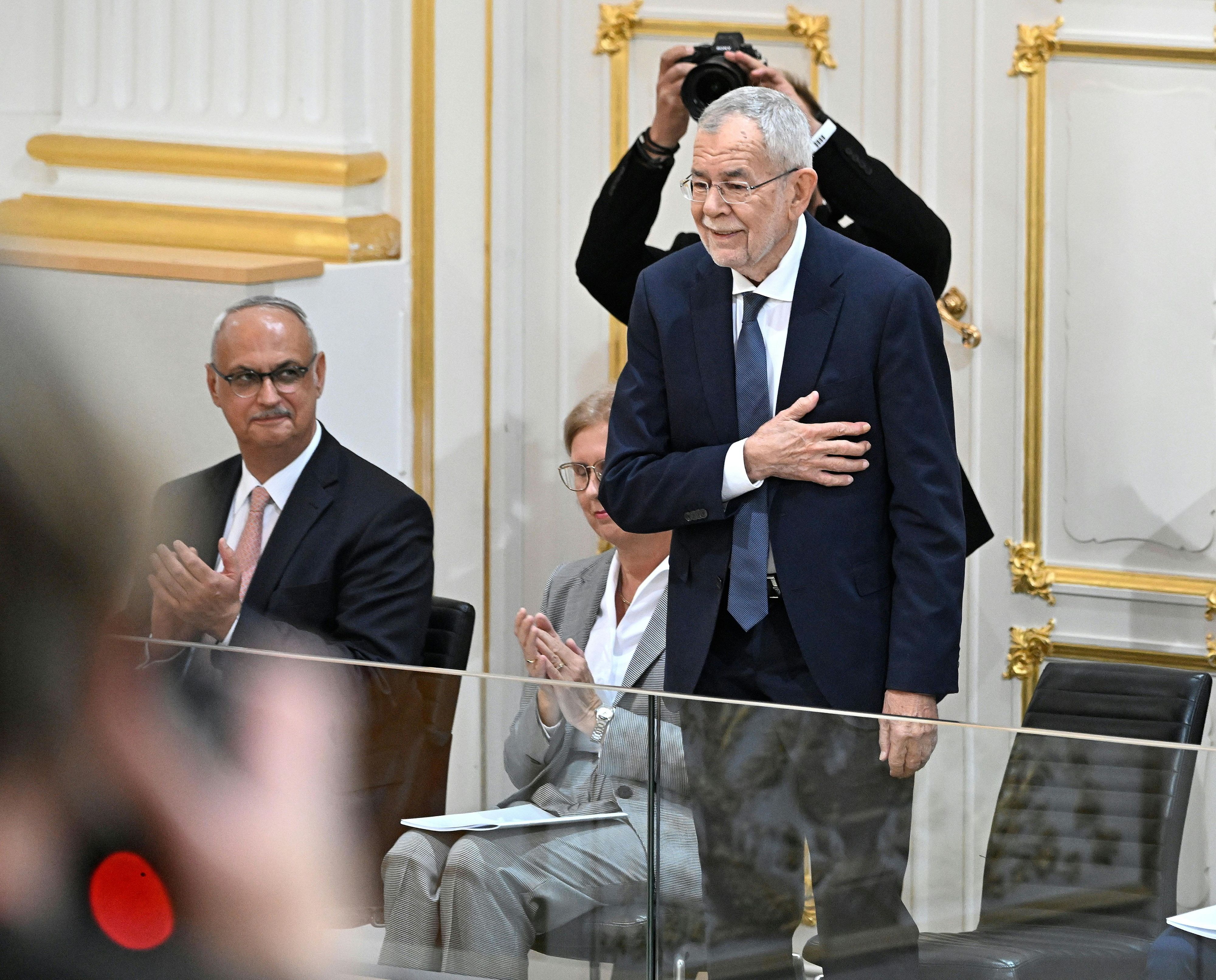 Download von www.picturedesk.com am 07.11.2022 (15:27).  ABD0040_20221012 - WIEN - ÖSTERREICH: Bundespräsident Alexander Van der Bellen am Mittwoch, 12. Oktober 2022, anl. der Budgetrede im Rahmen einer Nationalratssitzung in Wien. - FOTO: APA/HELMUT FOHRINGER - 20221012_PD1621 - Rechteinfo: Rights Managed (RM)