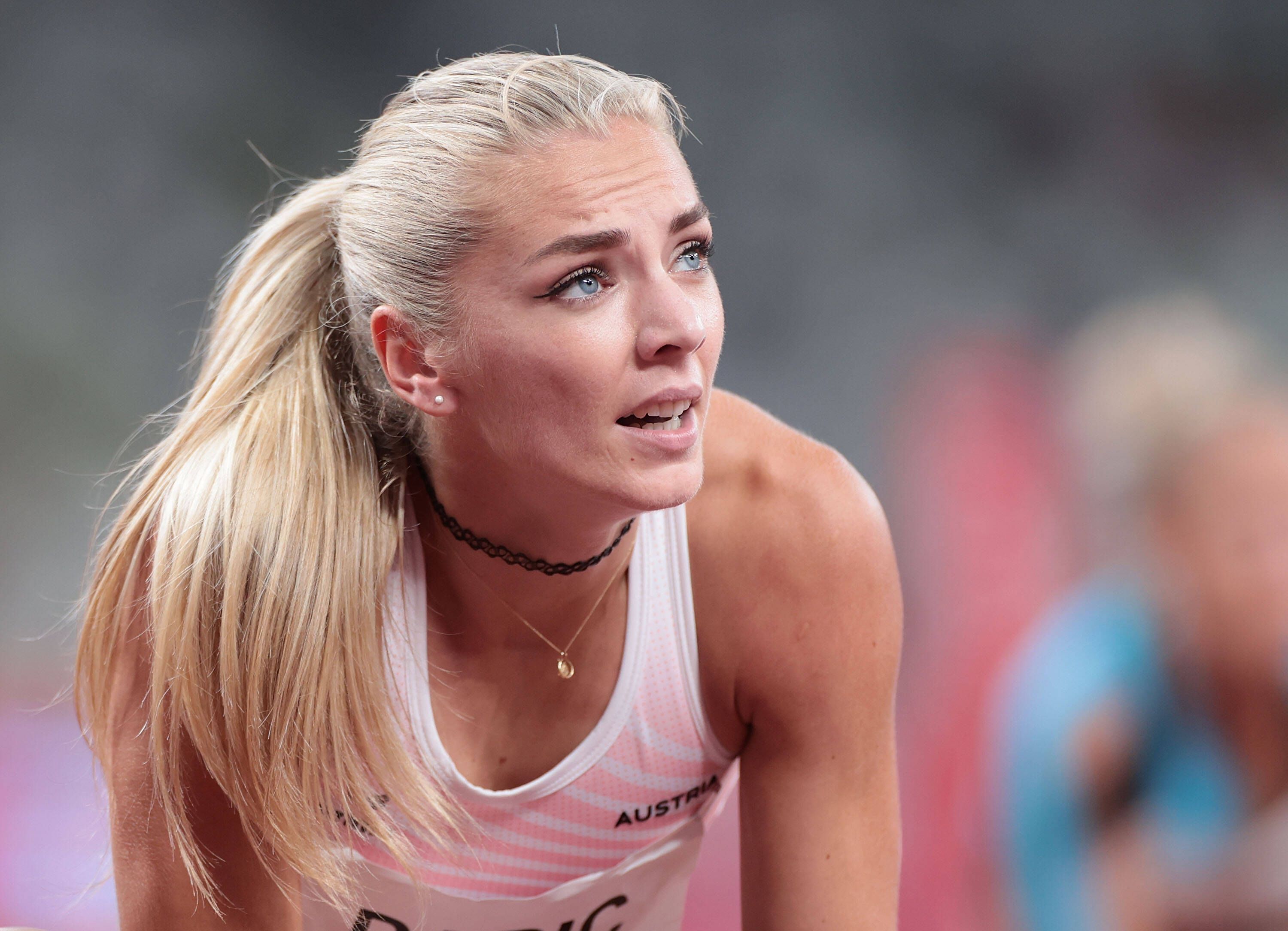 Ivona Dadic wie man sie kennt: Mit dem langen Haar im Zopf nach hinten gebunden.