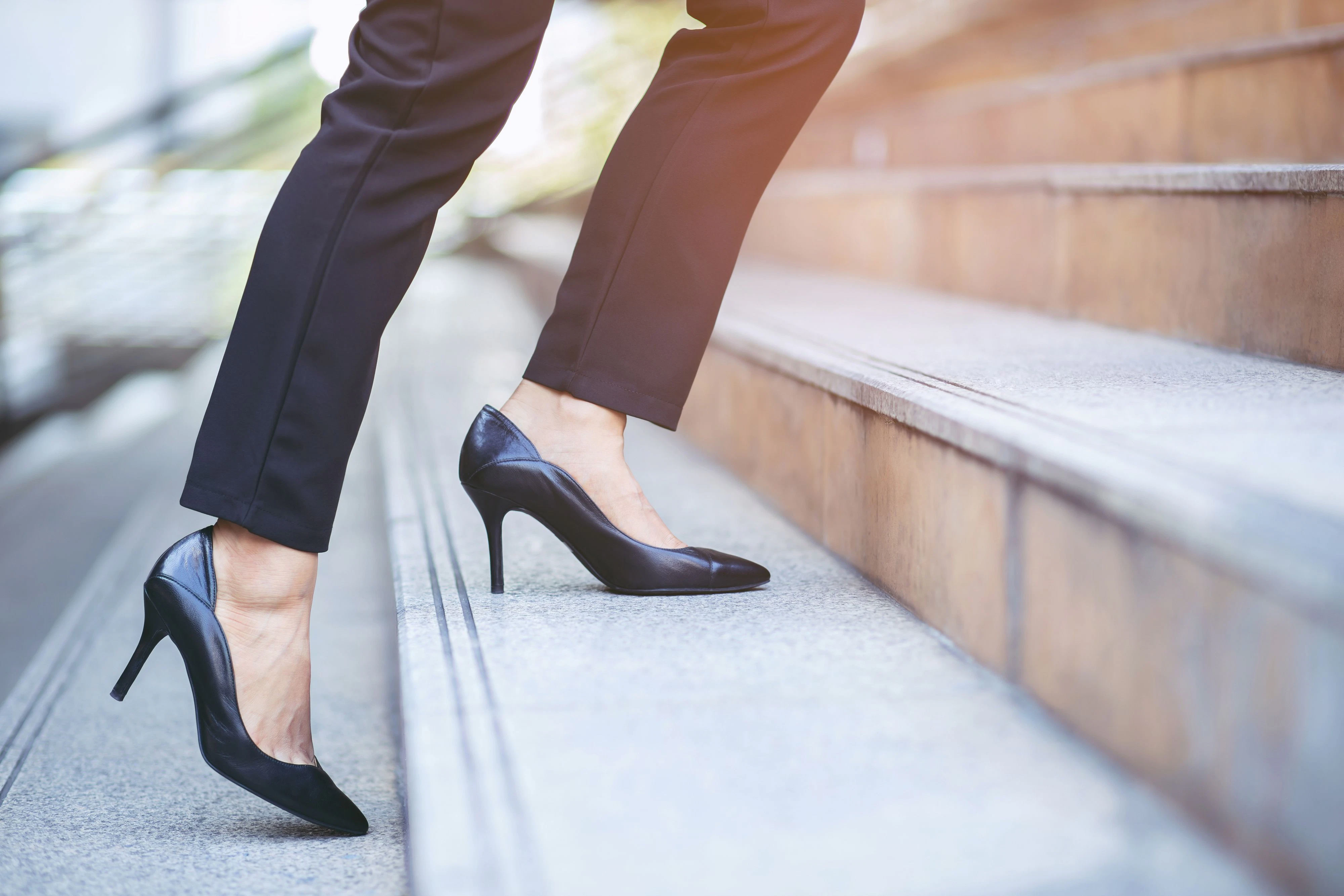 Frau in High Heels, Stufen