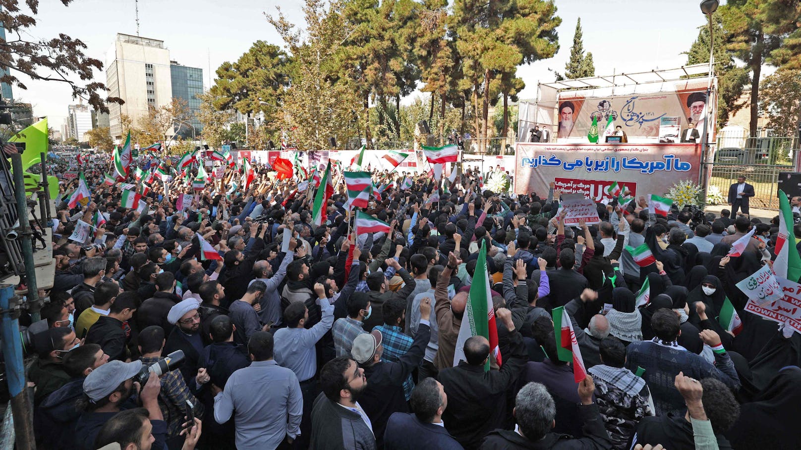 Mehr als sechs Wochen dauern die blutigen Proteste im Iran nun an. 