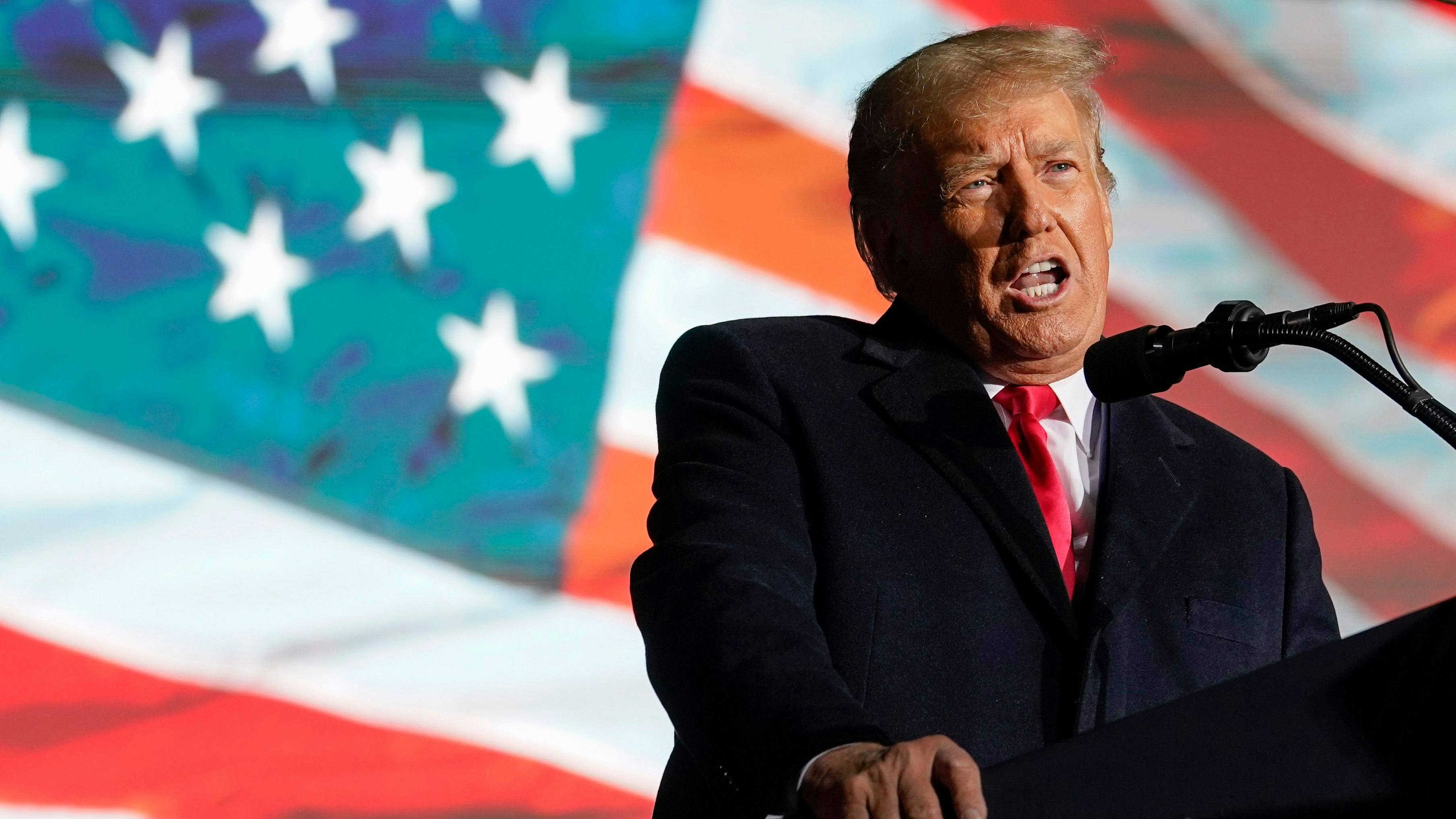 Vertreter der Republikaner und Menschen aus dem Umfeld Trumps haben ihn gebeten, bis nach den sogenannten Midterm-Wahlen mit dem Beginn seiner Kampagne zu warten.