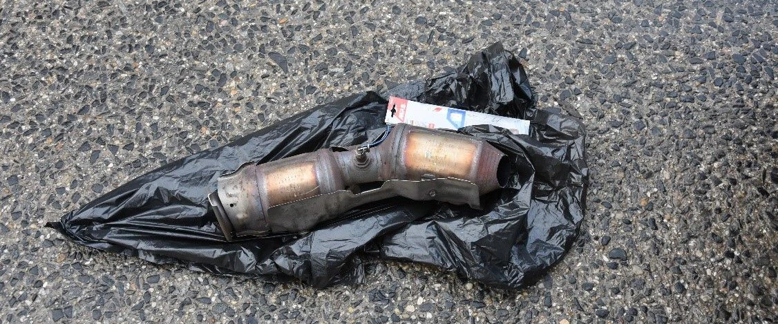 Diesen PKW-Katalysator fand die Polizei bei dem Fahrerflucht-Duo