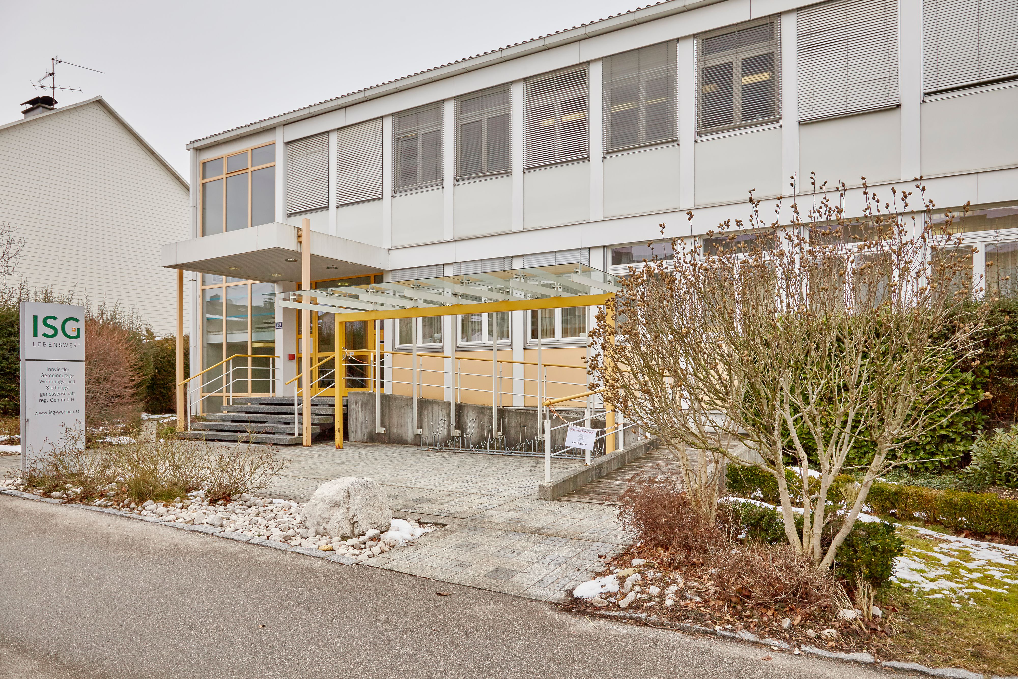 In einem früheren Firmengebäude in Ried im Innkreis finden bald 60 Asylwerber Platz.