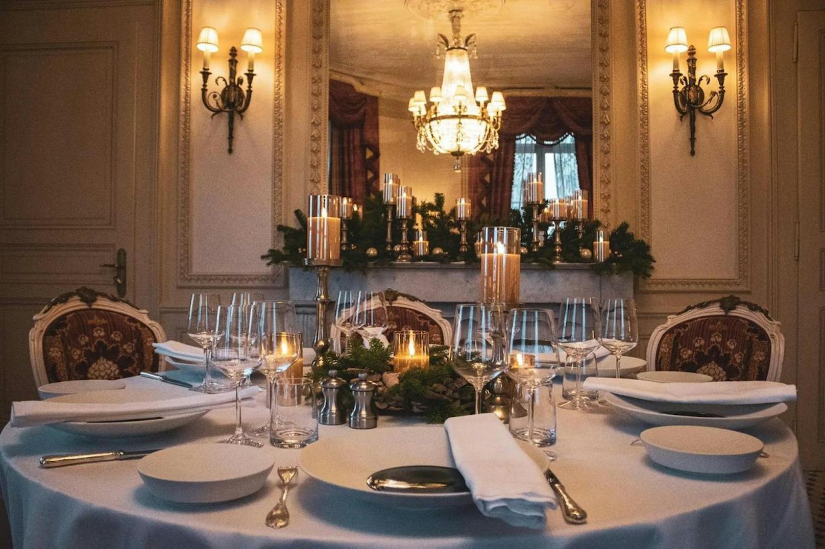 In der Sisi-Suite des Genfer Beau Rivage Hotel haben vier bis acht Gäste Platz am Tisch.