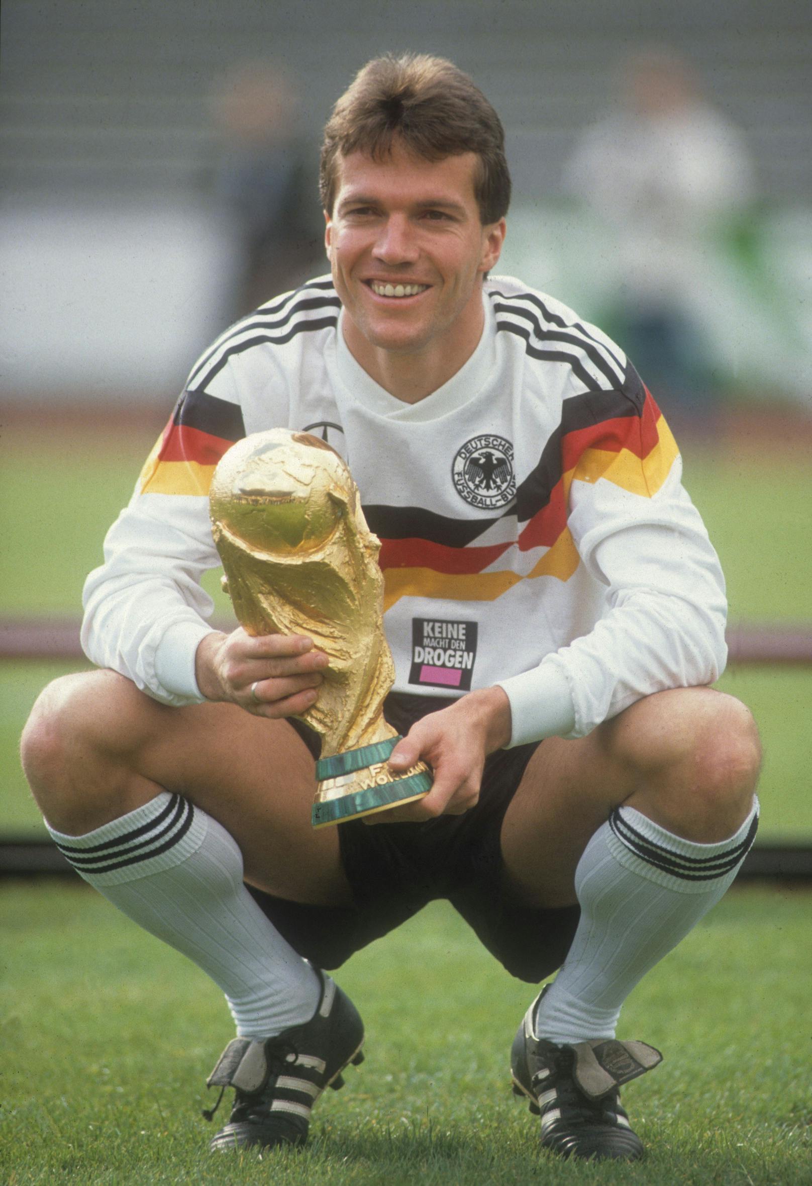 Die meisten Endrunden-Teilnahmen: Deutschland-Ikone Lothar Matthäus (o., 1982, 1986, 1990, 1994, 1998), sowie die Mexikaner Antonio Carbajal und Rafael Marquez liefen je fünf Mal bei Endrunden auf.