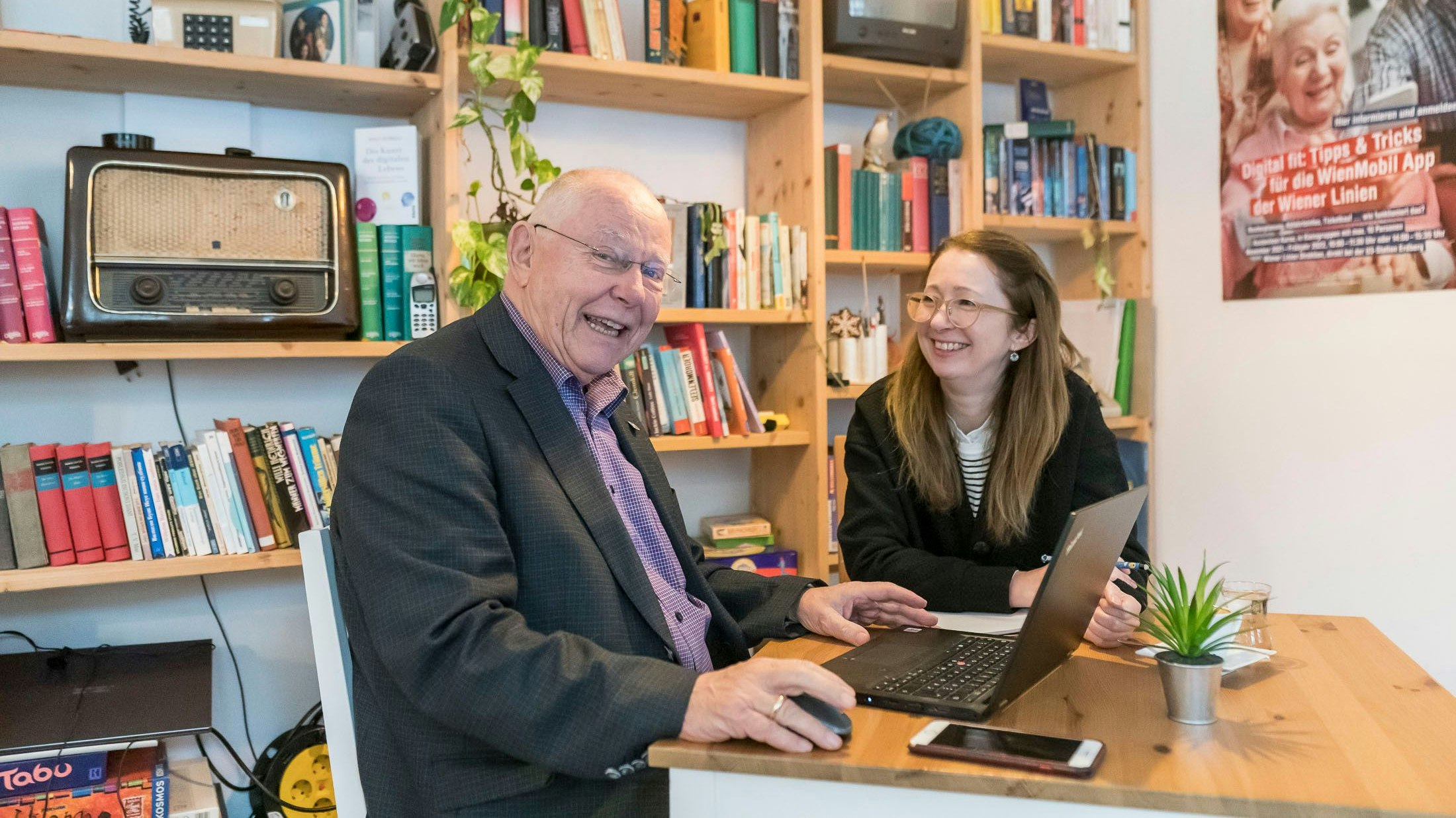 Viele Aha-Momente hatte Erich schon in der Beratung. Er ist Stammgast und hat technisch aufgerüstet mit Apple-Watch, Smartphone und ThinkPad.