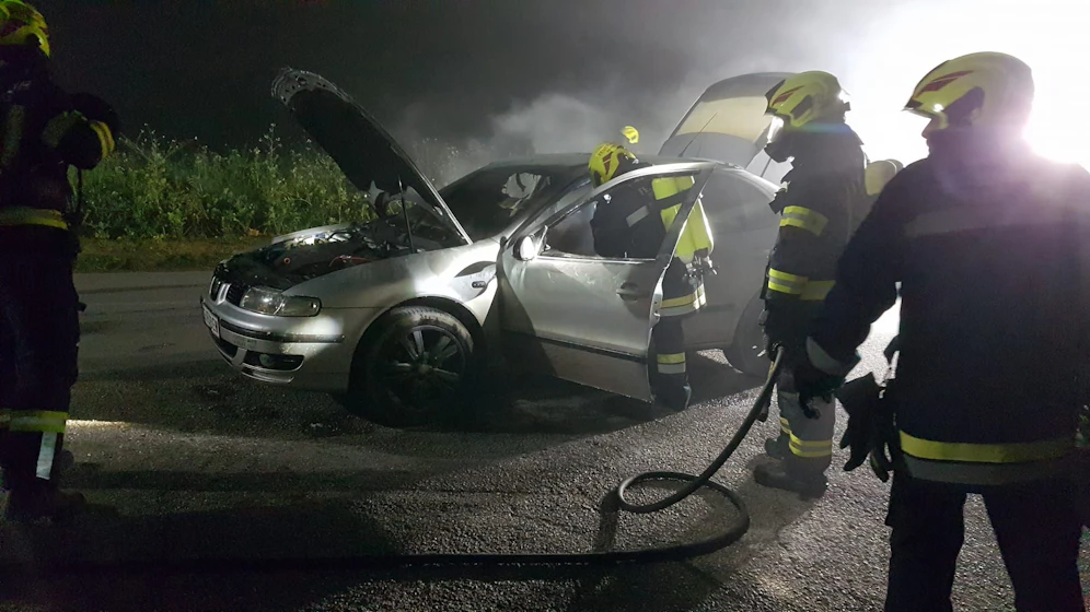 Der 17-Jährige nahm das Auto des Vaters, um Freunde abzuholen. Dann fing der Wagen Feuer.
