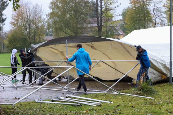 Die in den Bundesländern aufgestellten Zelte werden nun wieder abgebaut.