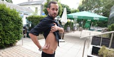 Mann (30) raucht vor Wiener Lokal – dann stirbt er fast