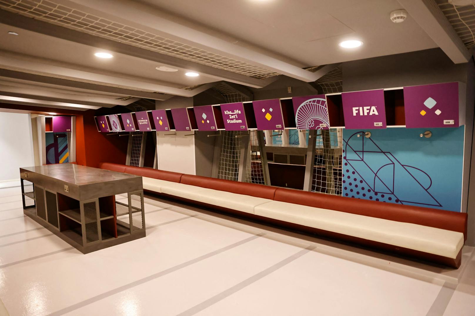 Ein Blick in die Kabine. Sechs&nbsp;Gruppenspiele, ein Achtelfinale und das Spiel um Platz drei finden im Khalifa International in Al Rayyan statt.