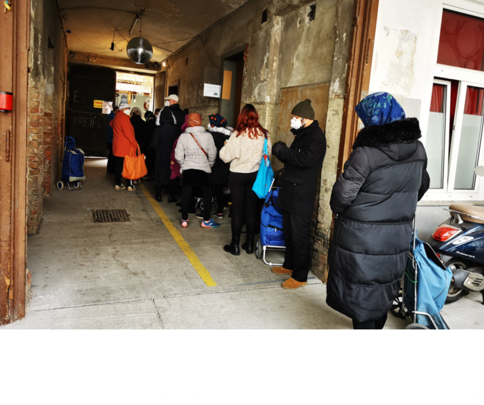 Der Verein MUT verteilt Gratis-Lebensmittel an Bedürftige.