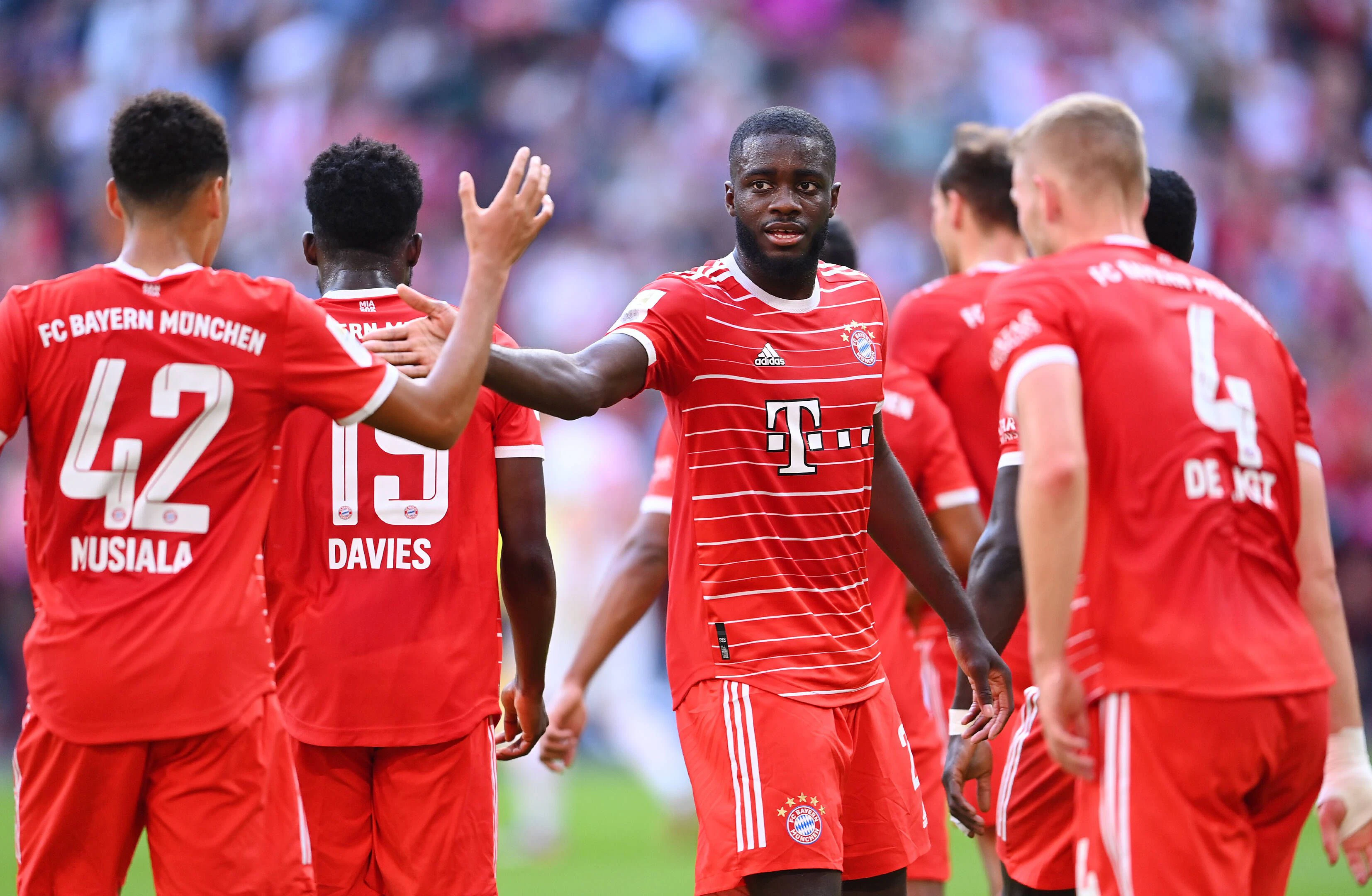 Bayern-Star Upamecano trainierte mit einem Opernsänger seine Stimme. 