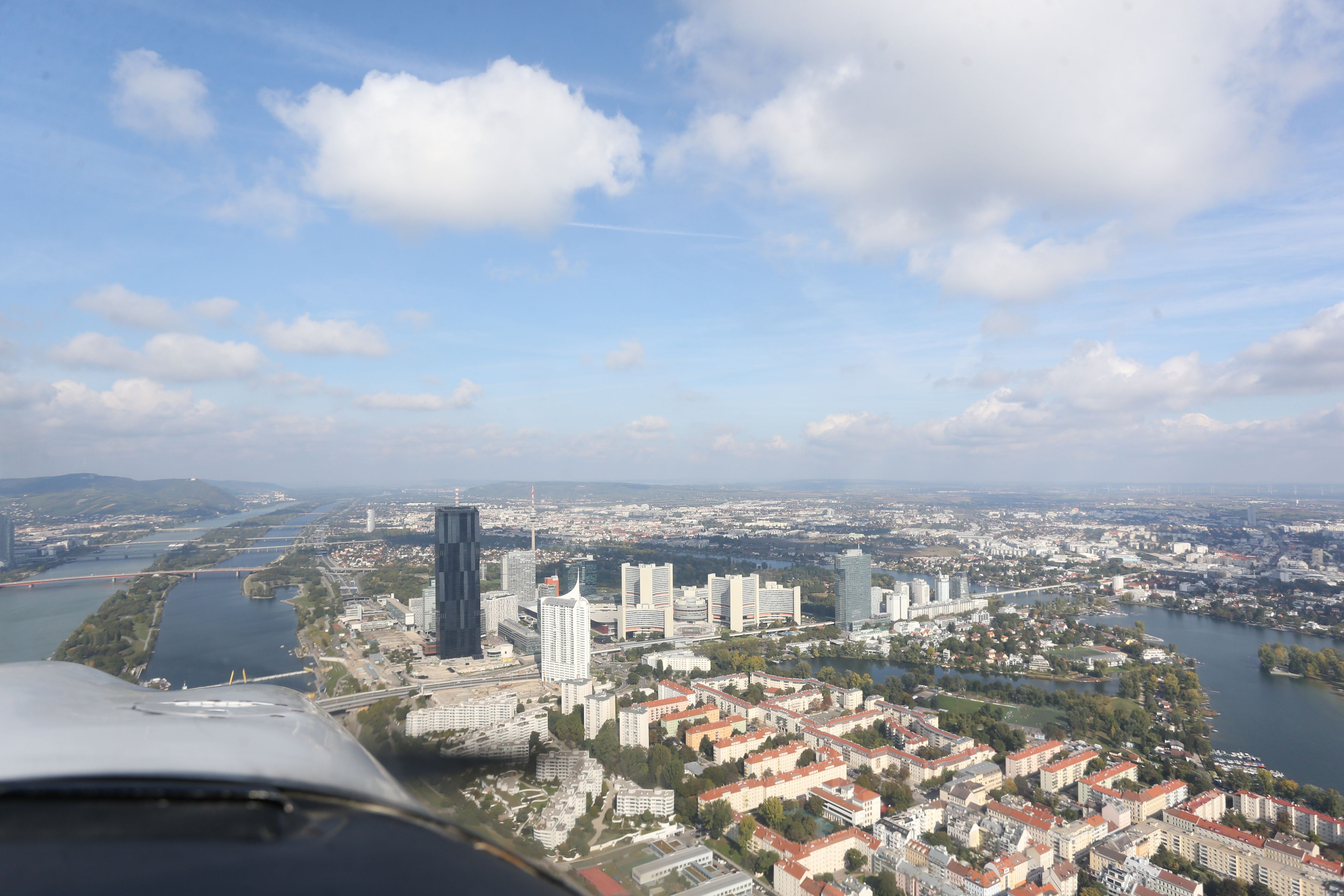 In Österreich brachte das hunderte Kilometer entfernte Beben Hochhäuser zum Schwanken.