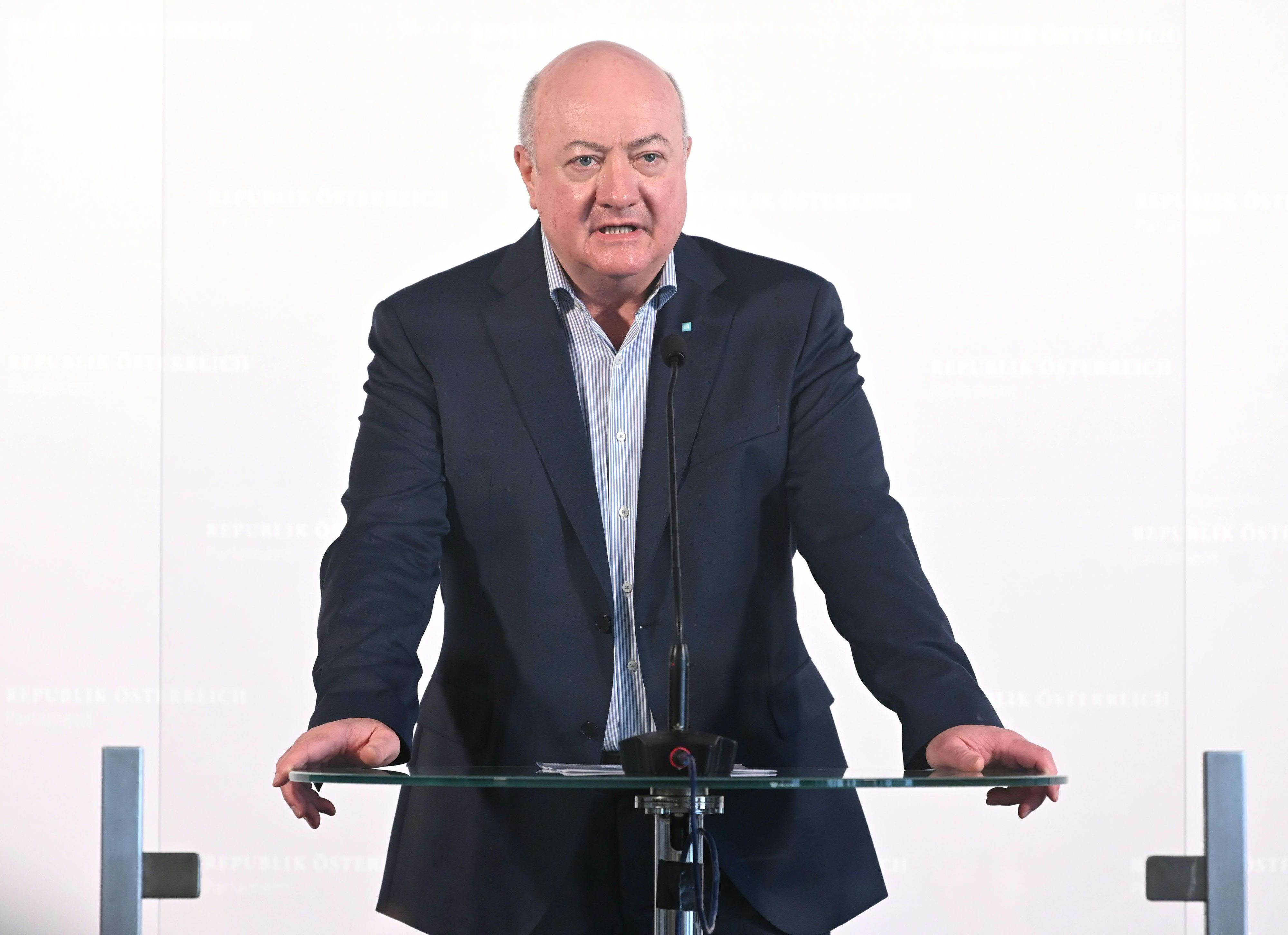 ÖVP-General Christian Stocker fährt in Sachen Flüchtlinge eine heftige Attacke gegen die Opposition.