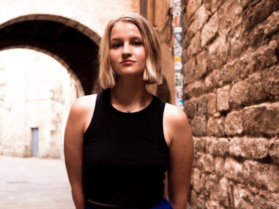 Wienerin und Stand-Up-Comedian Julia Brandner fordert, dass Catcalling in Österreich strafbar wird.