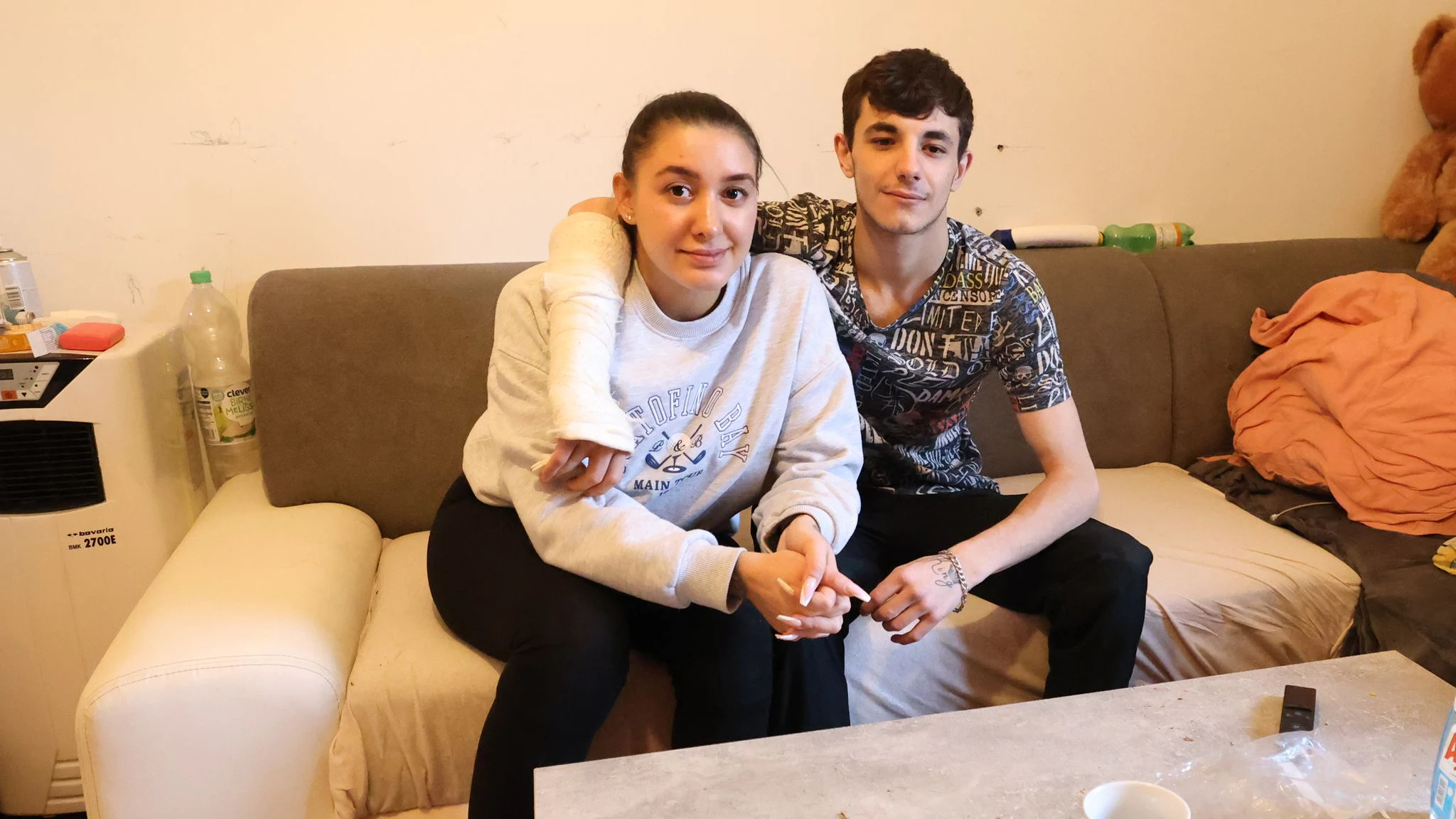 Sophie und Florian leiden unter kaputter Therme im Gemeindebau. 
