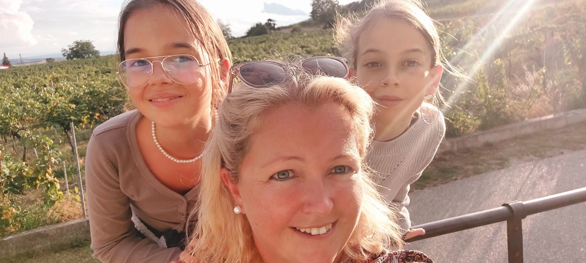 Die Wiener Familie ist dankbar: Lia, Mama Corinna und Chiara (v.l.).