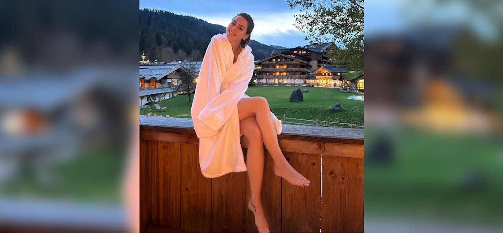 Lena im Bademantel – intime Urlaubsfotos aus Tirol