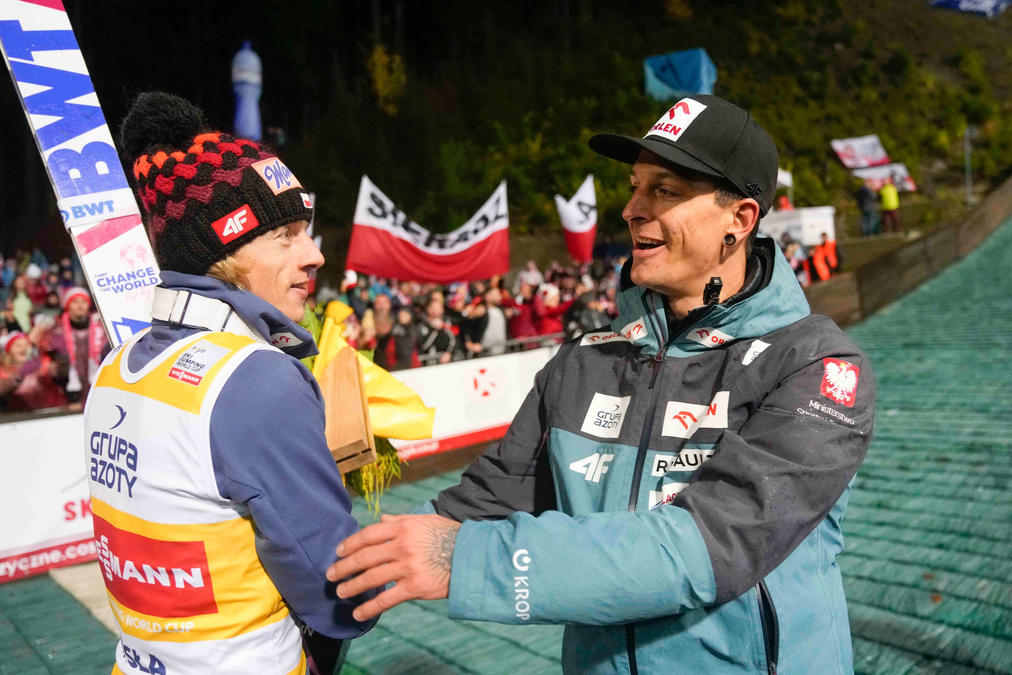 Thomas Thurnbichler (r.) sorgte bei den Polen-Springern für Zittern