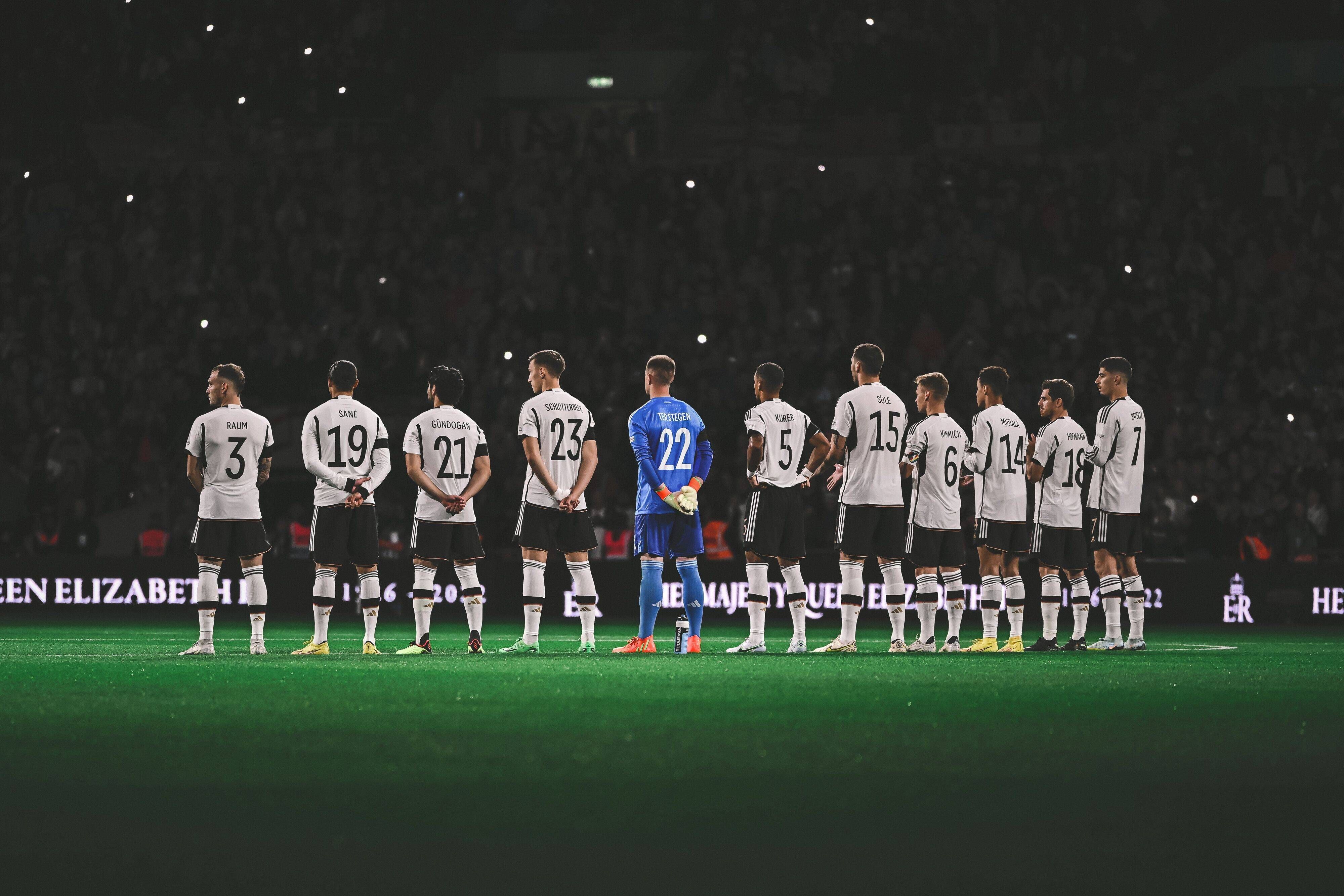 DFB-Coach Hansi Flick überrascht mit seinem WM-Kader.