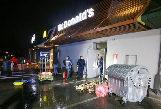 Der Brand war im Müllraum der Filiale ausgebrochen.
