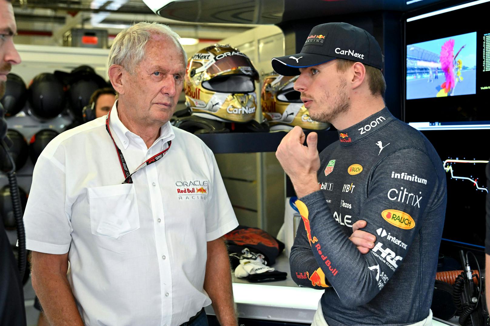 Red-Bull-Sportboss Helmut Marko und Doppel-Weltmeister Max Verstappen.