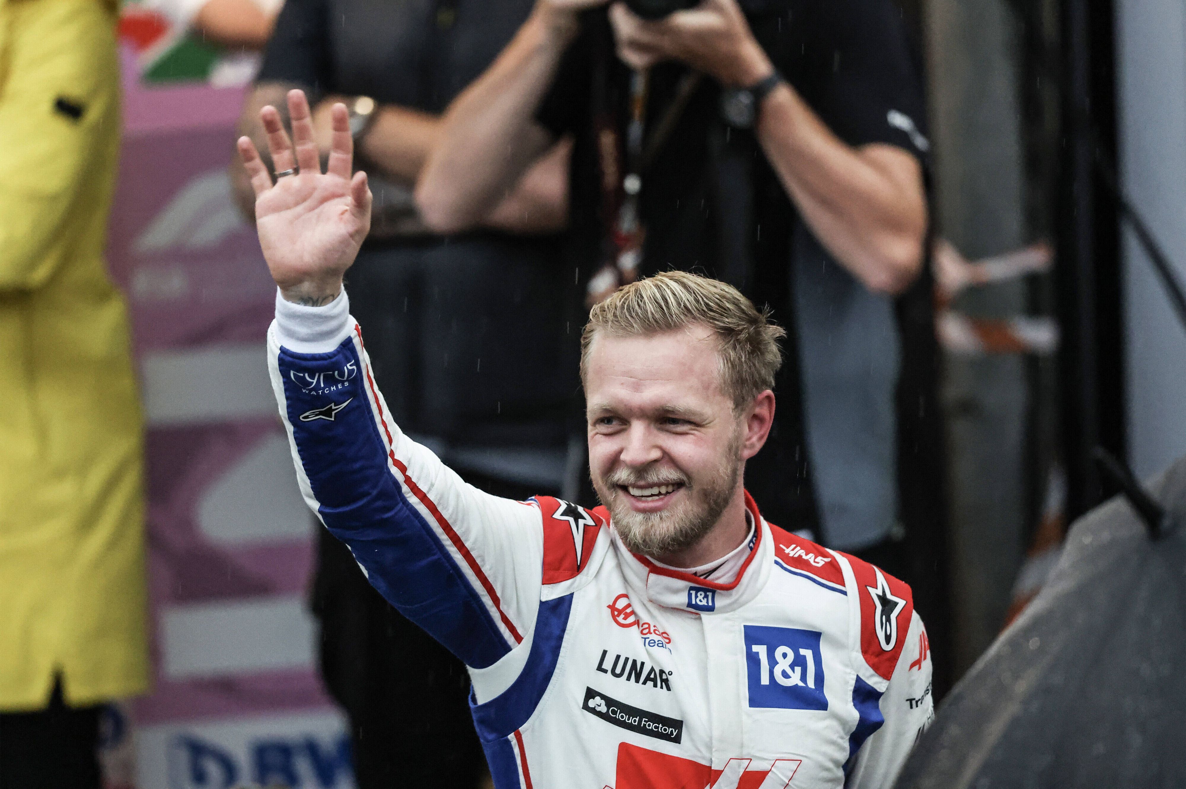 Kevin Magnussen sichert sich die Pole-Position.