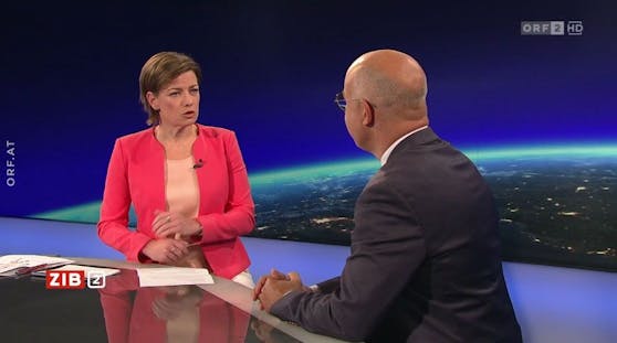 WIFO-Direktor Gabriel Felbermayr in der ZIB2 bei Marie-Claire Zimmermann am 11. November 2022.