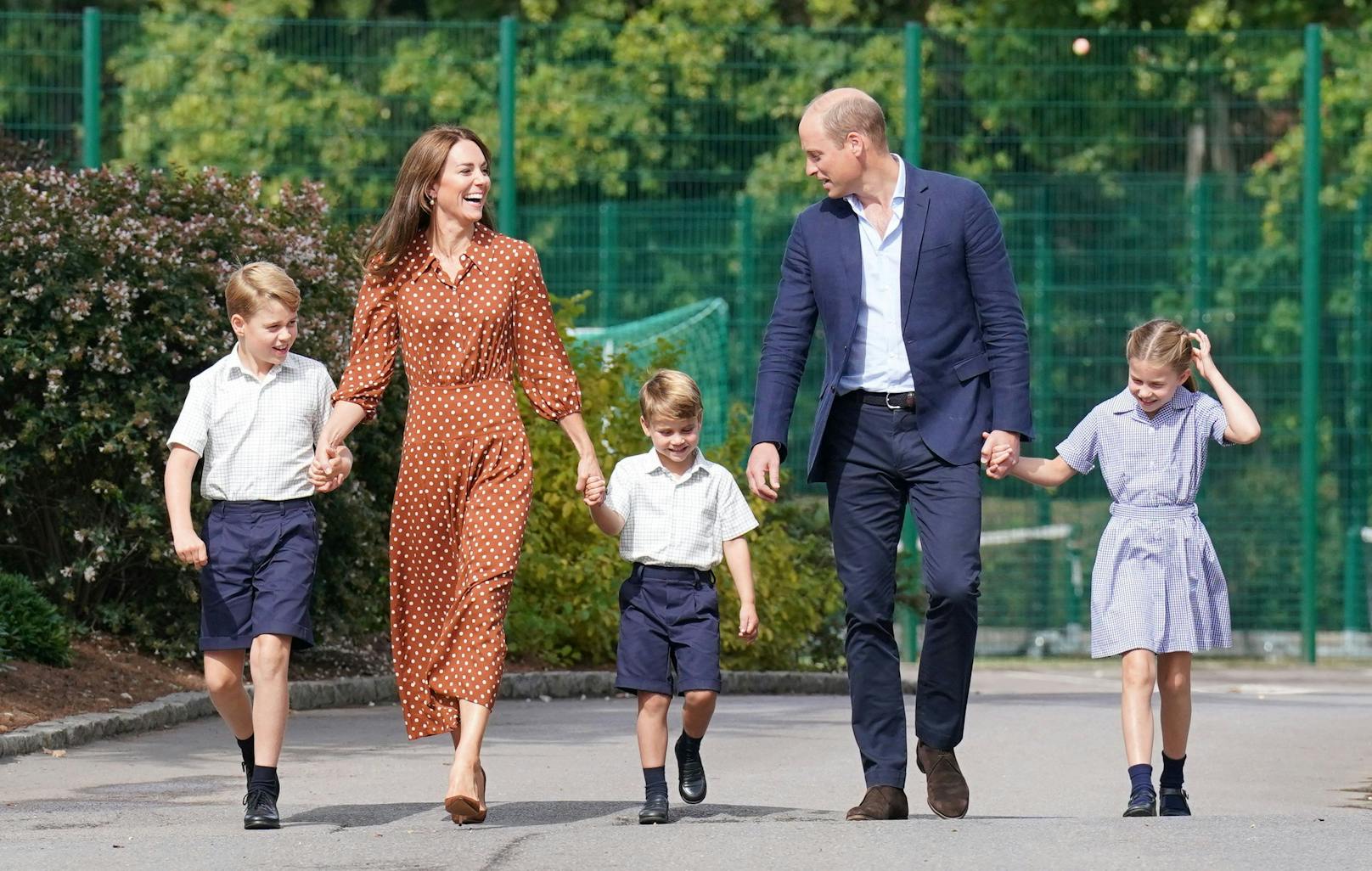 Prinz George (9) und Prinzessin Charlotte (7) besuchten von 2017 bzw. 2019 bis Sommer 2022 die Thomas’s Battersea in London. Die Elite-Schule sieht sich nun allerdings einem handfesten Skandal gegenüber.