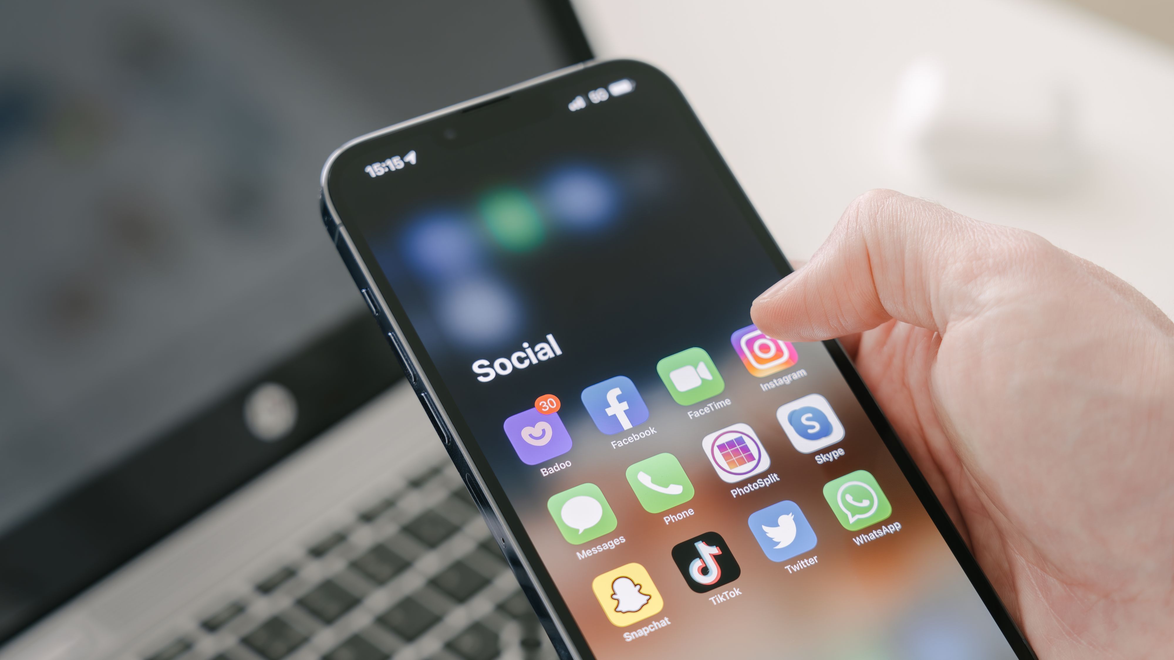 Seiten wie Facebook, Twitter, Instagram oder Snapchat waren lange die Spitzenreiter des Internets. Jetzt stecken sie alle in der Krise.