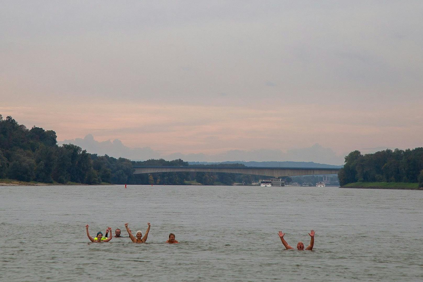 Bei 9 Grad Wassertemperatur ist es derzeit fast noch "warm" für die Eisschwimmer.