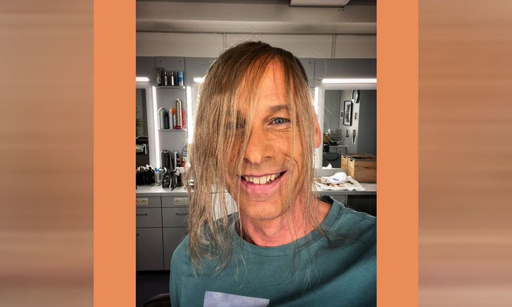 Der ORF-Wetterstar sorgt mit neuer Frisur für Staunen. 