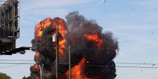 Riesen-Explosion: Flugzeuge stoßen bei Airshow zusammen